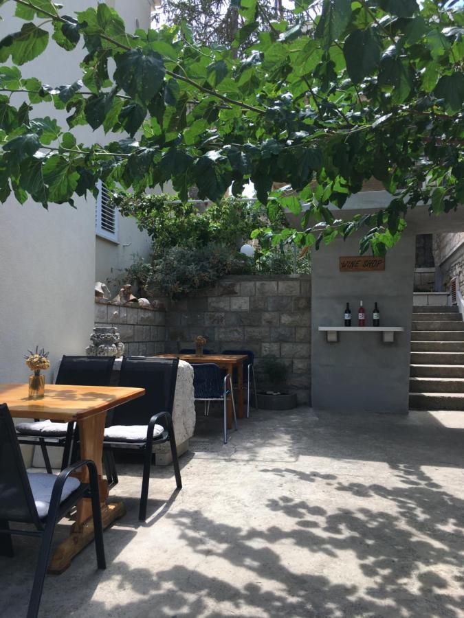 Guesthouse Cipre Lumbarda Eksteriør billede