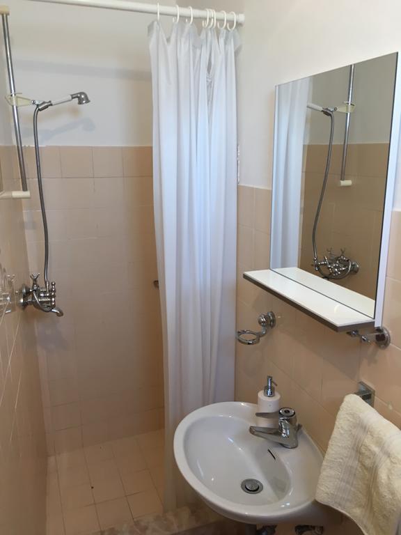 Guesthouse Cipre Lumbarda Eksteriør billede