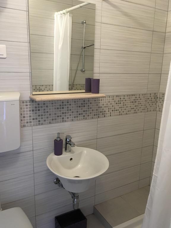 Guesthouse Cipre Lumbarda Eksteriør billede