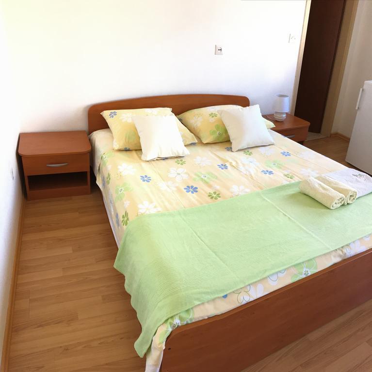 Guesthouse Cipre Lumbarda Eksteriør billede